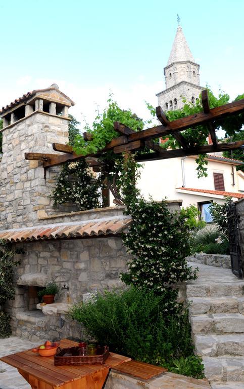 Holiday Homes Poli Svetega Antona Gračišće المظهر الخارجي الصورة