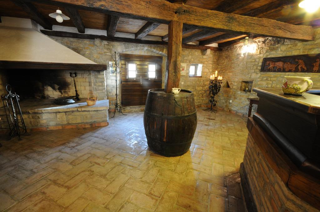 Holiday Homes Poli Svetega Antona Gračišće المظهر الخارجي الصورة