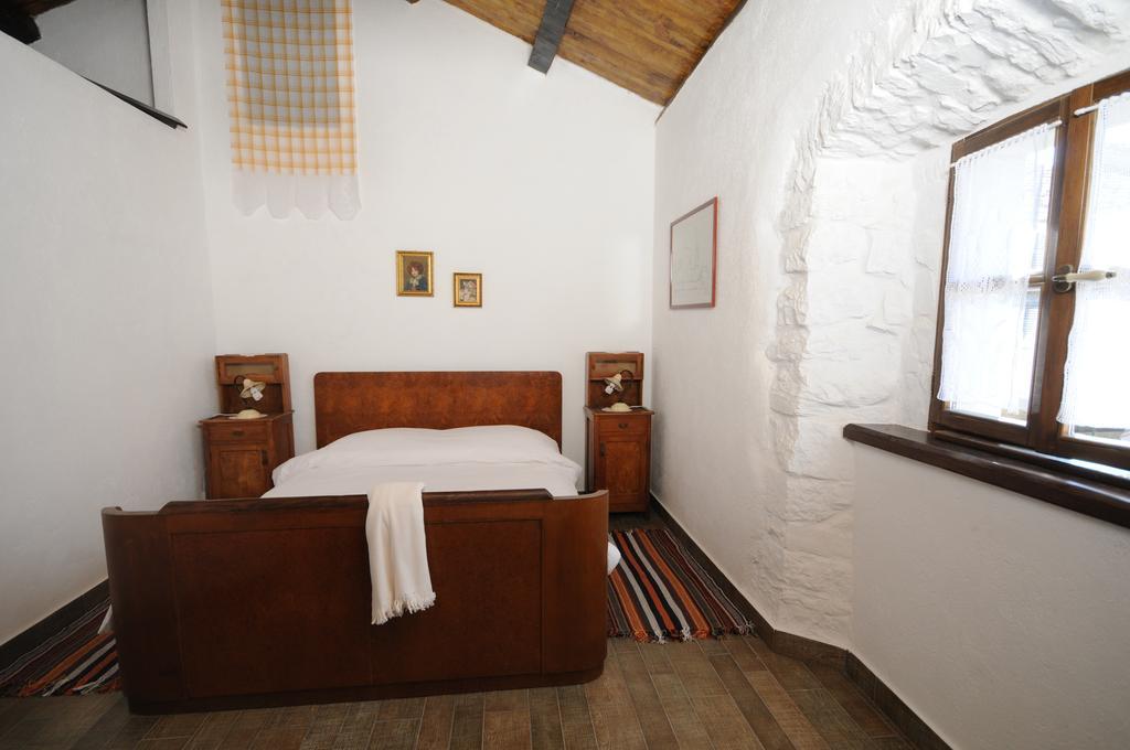 Holiday Homes Poli Svetega Antona Gračišće الغرفة الصورة