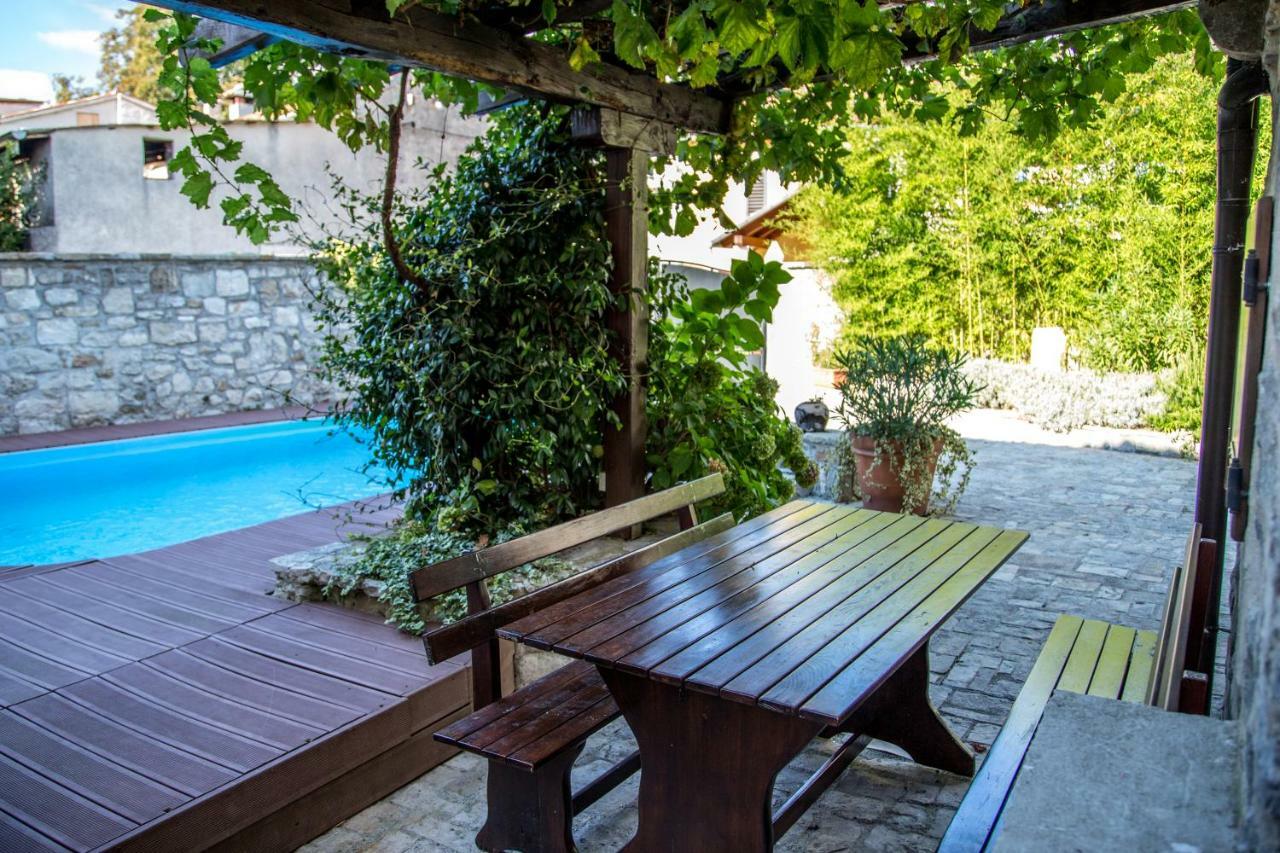 Holiday Homes Poli Svetega Antona Gračišće المظهر الخارجي الصورة