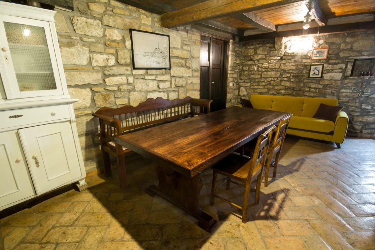 Holiday Homes Poli Svetega Antona Gračišće المظهر الخارجي الصورة