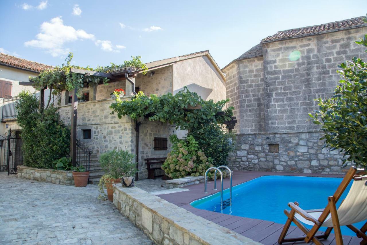 Holiday Homes Poli Svetega Antona Gračišće المظهر الخارجي الصورة