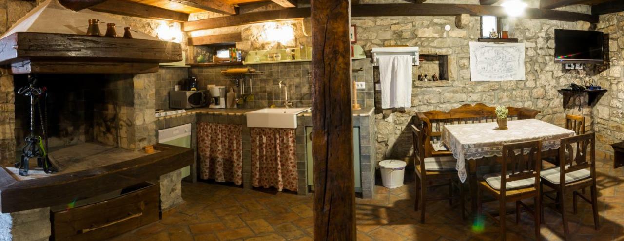 Holiday Homes Poli Svetega Antona Gračišće المظهر الخارجي الصورة