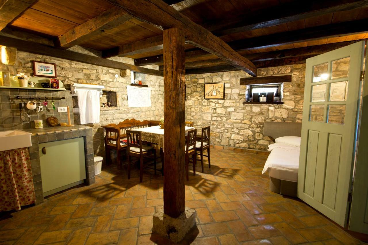 Holiday Homes Poli Svetega Antona Gračišće المظهر الخارجي الصورة